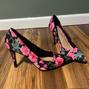 Christian Siriano Black Pumps with Pink Floral Print
